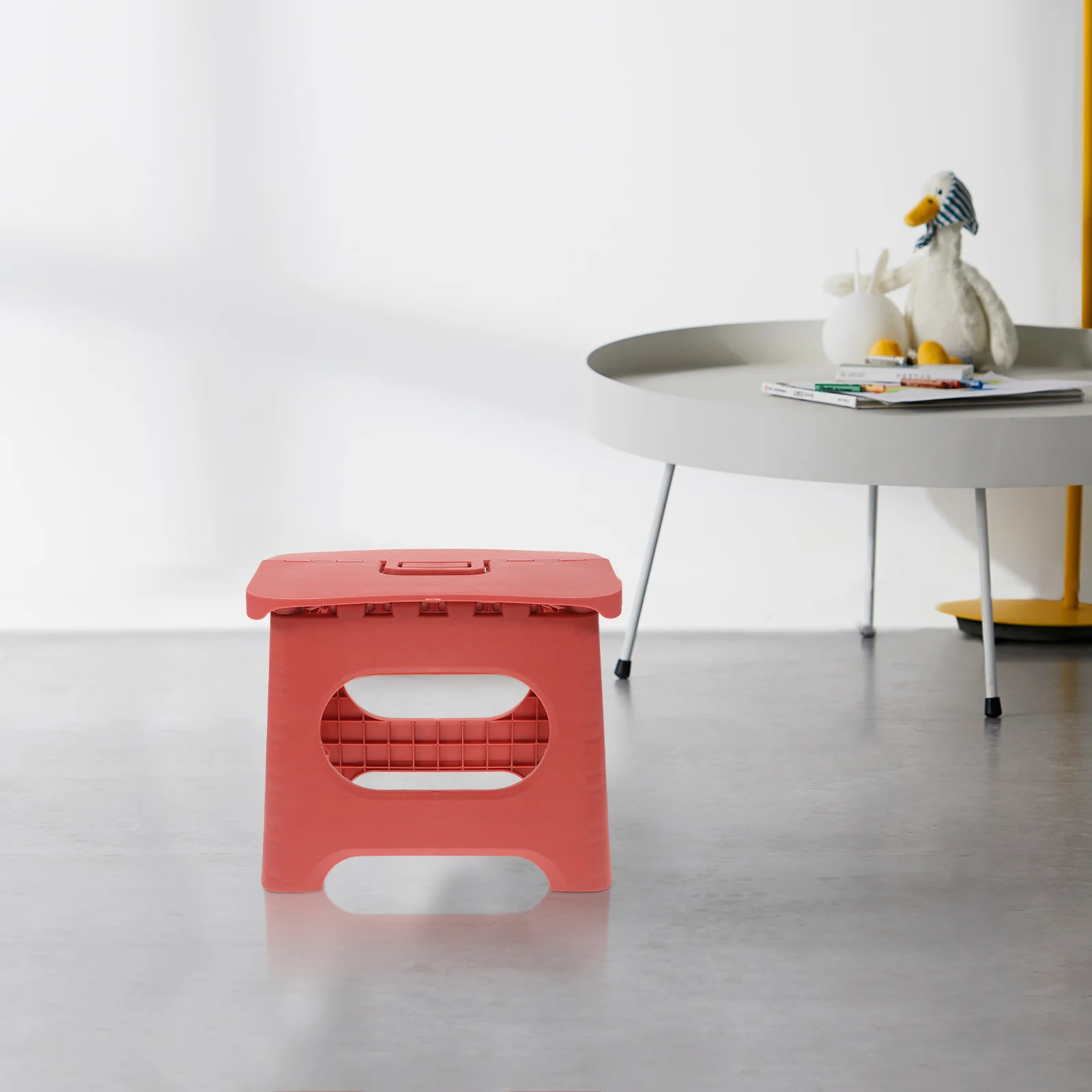 เก้าอี้พลาสติกพับได้ แข็งแรง ทนทาน กันลื่น เหมาะสำหรับตั้งแคมป์ เดินป่า ตกปลา ท่องเที่ยว น้ำหนักเบา ประหยัดพื้นที่ ใช้ในบ้าน ห้องน้ำ ห้องครัว