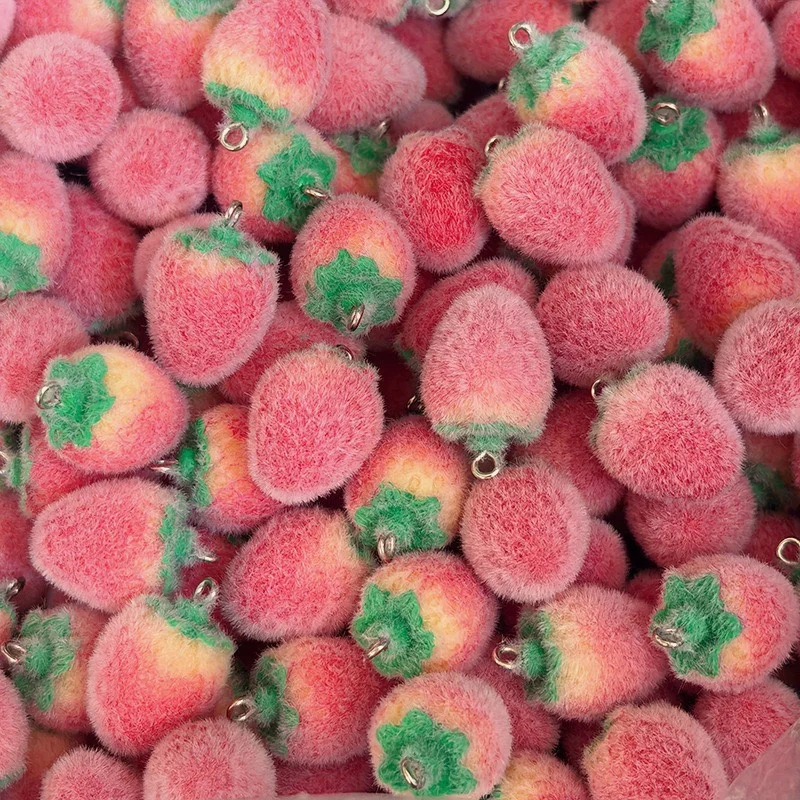 

Зимний стиль, 40 шт./лот, цвет, флокирующийся эффект, мультяшная форма клубники, смоляные куклы, бусины, ювелирные изделия «сделай сам», аксессуары для одежды