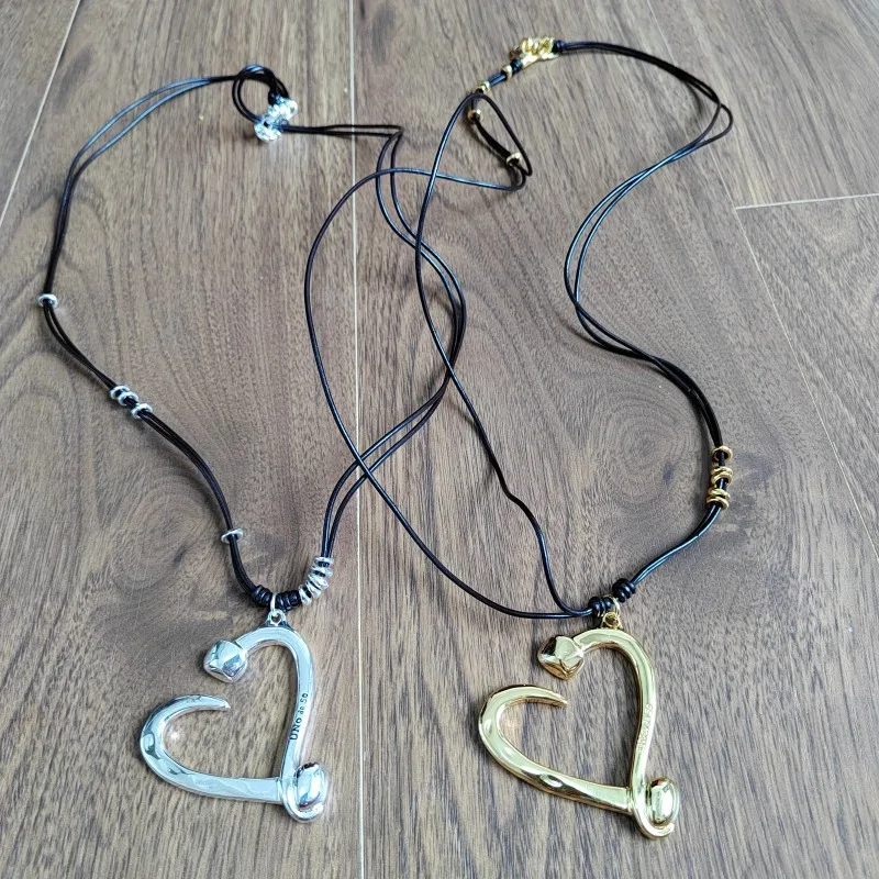 

Высококачественное кожаное ожерелье в форме сердца с оригинальным креативным дизайном, идеально подходит для повседневной носки.
