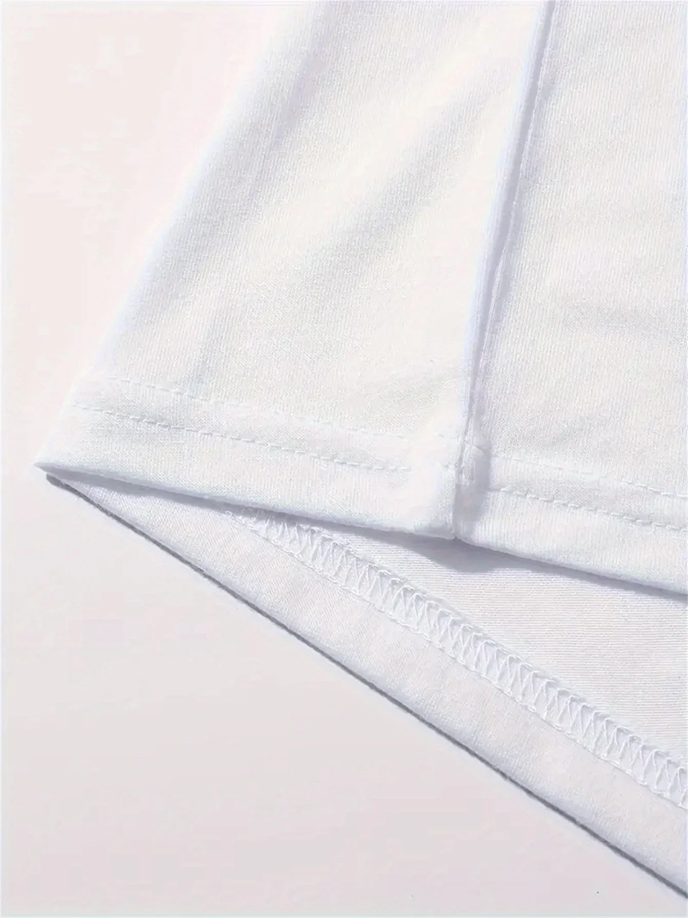 เสื้อยืดกราฟิกสำหรับผู้หญิงไซส์ใหญ่ลาย “Let's Go Camping” - เสื้อยืดคอกลมน้ำหนักเบาพร้อมลายรถบ้านและกองไฟ