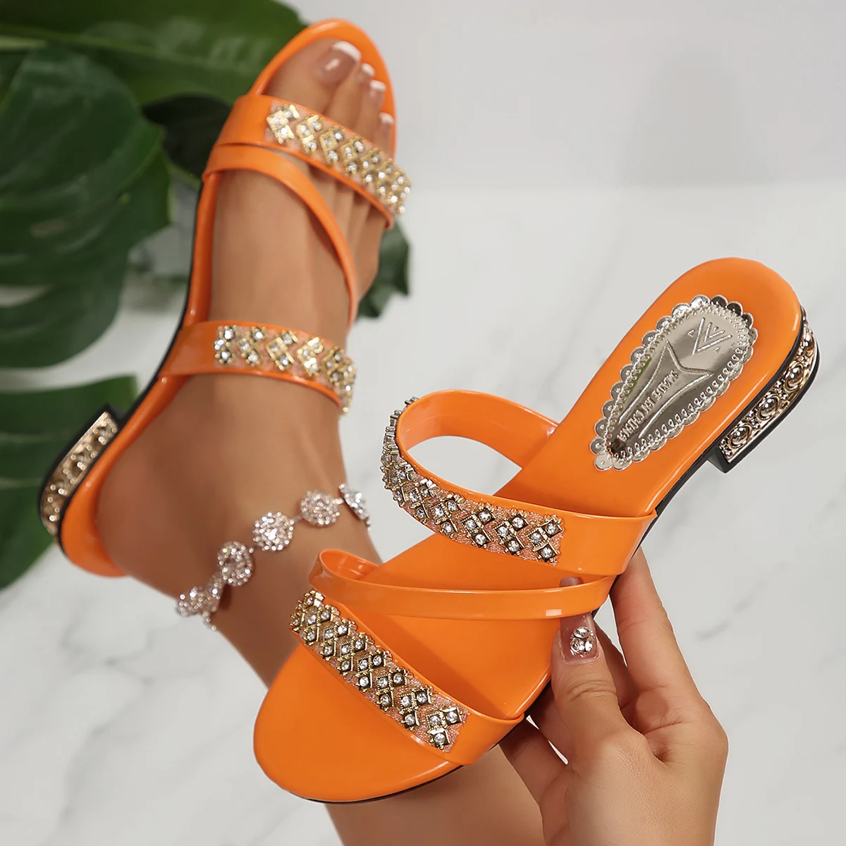 

Shuidian, новинка 2023 года, большие сандалии 43 года в этническом стиле, разноцветные тапочки, обувь для мам на низком каблуке, летняя уличная дорожная обувь