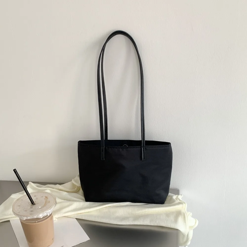 Retro Korean Style Nylon Shoulder Bag Solid Color Large Capacity Small Tote Bag Lightweight Women Handbag Outdoor