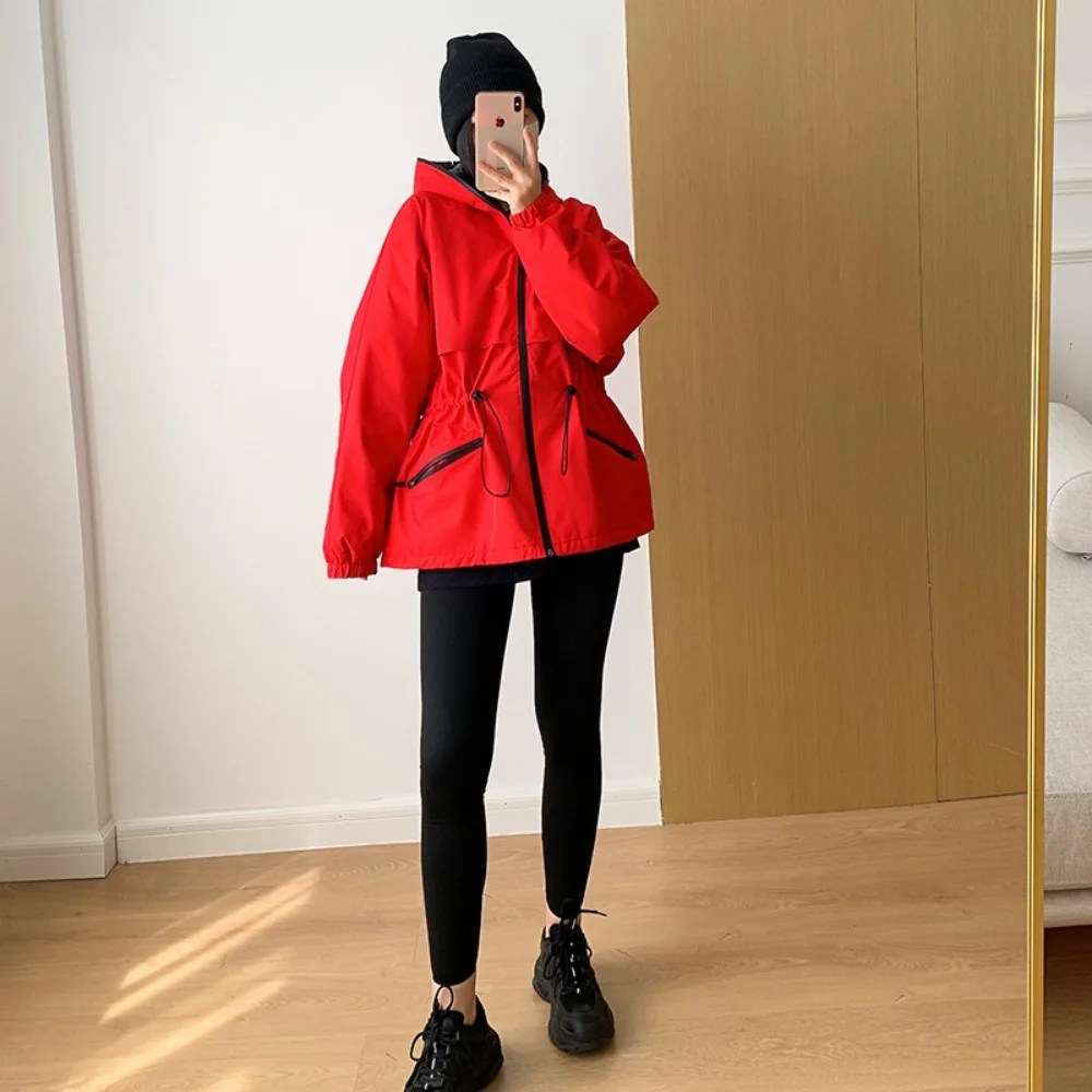 Outdoor Waterproof Windbreaker White Down Jacket Women's Short Loose Waist Jacket Light European Fashion 2024 New