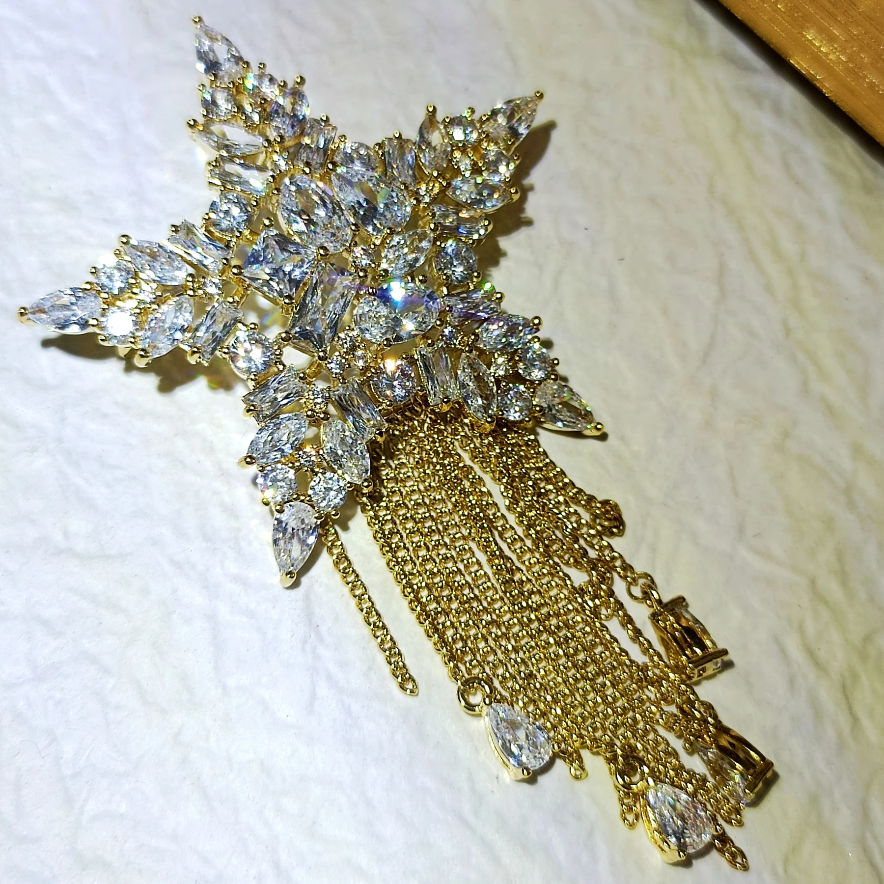 Gorgeous Gold Tone Five-point Star Fringe Tassel Brooch Pin Badge Corset Jewelry