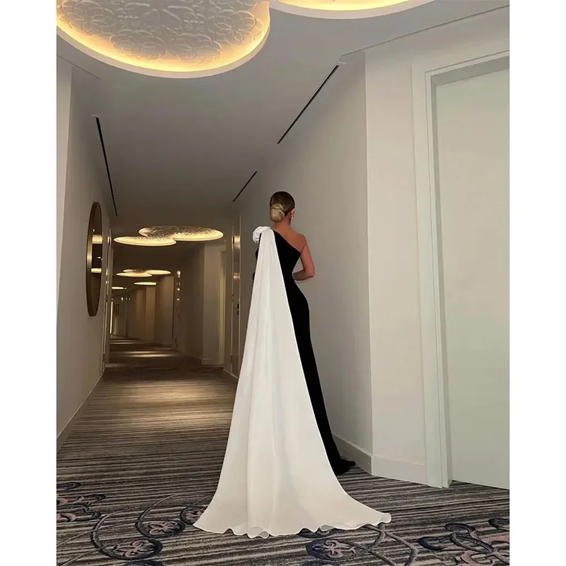 Classy Contrast Prom Dresses One Shoulder Cape Pleated Floor Length Evening Gowns Saudi Arabia Wedding Party Dresses