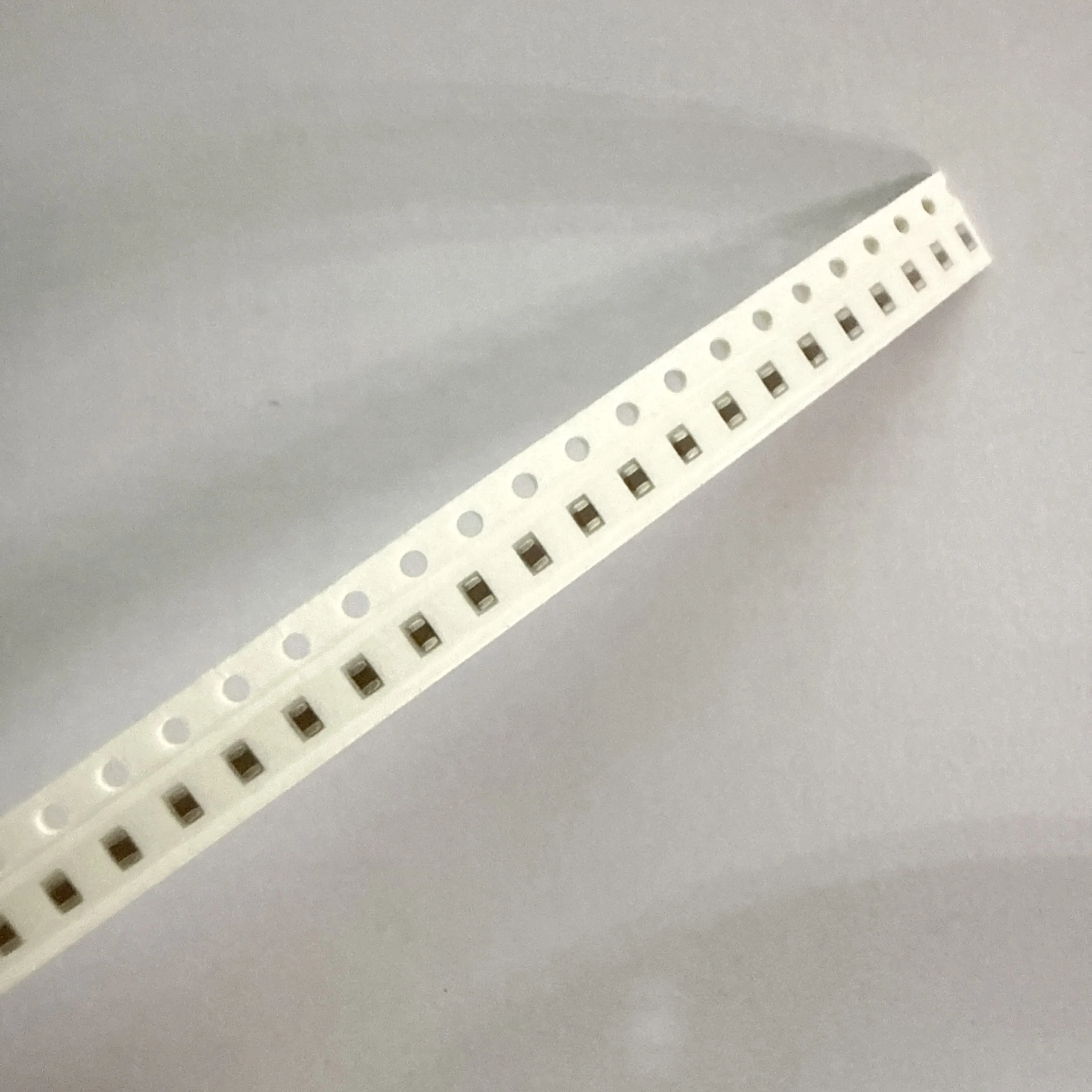 100PCS TCC0805X7R104K101DT 100nF 100V 0805 SMD Ceramic Capacitor with ±10% Tolerance 100V 2.0X1.25MM X7R 104K