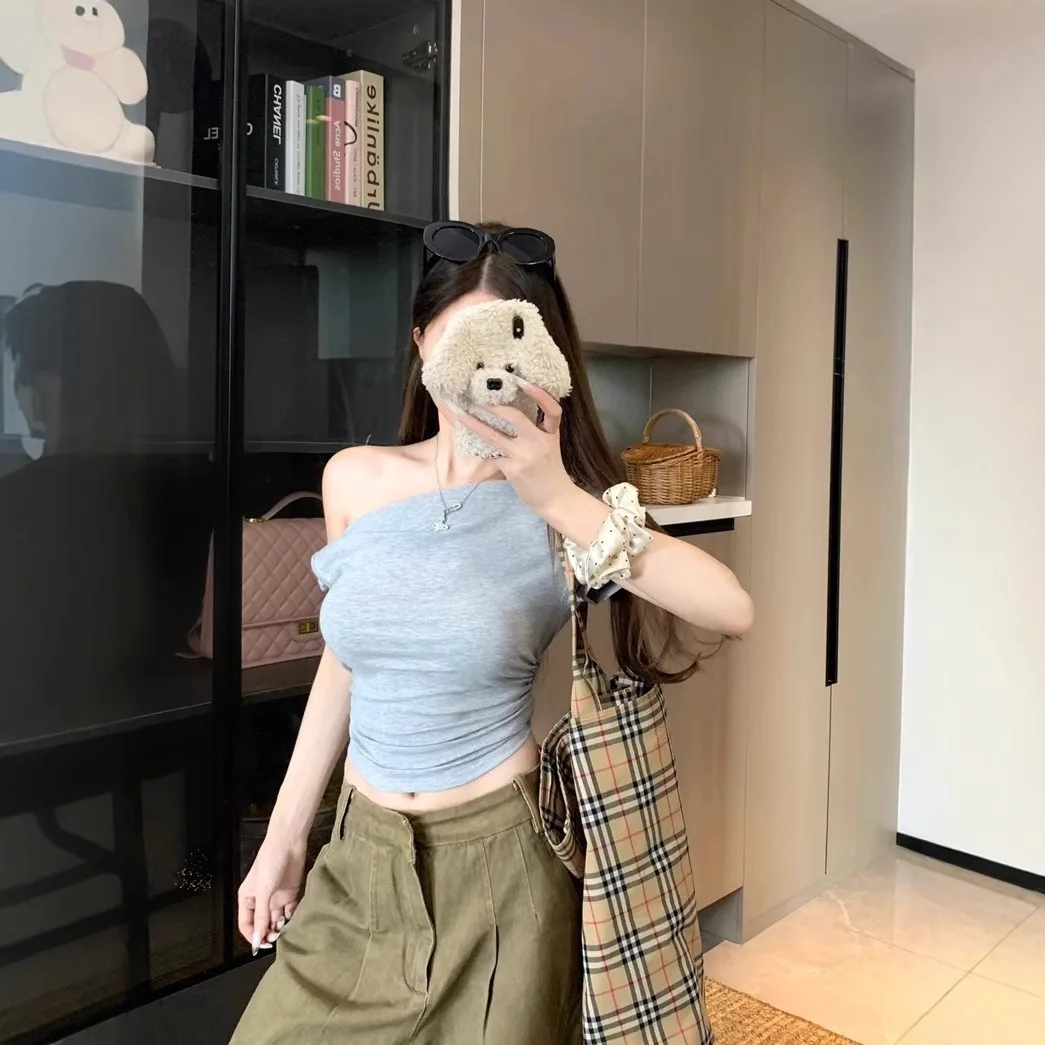 Ariseism الأمريكية الرجعية الأحمر غير المتكافئة الكتف سليم صالح تي شيرتات قصيرة الاكمام المرأة الصيف نمط جديد حار قاعدة الأعلى