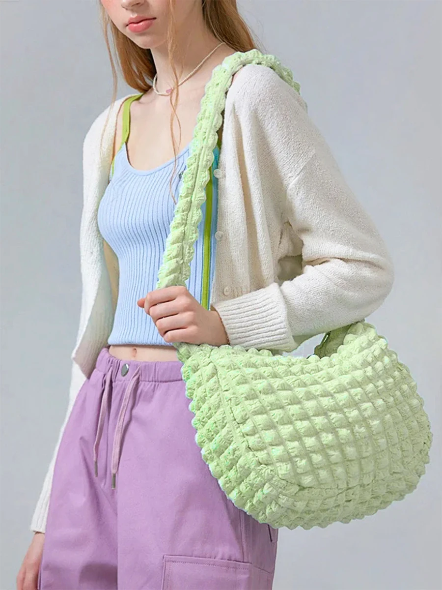 Bolso de mujer de burbuja acolchado pequeño de KOKOPEAS, bolso de mano plisado de tendencia coreana, bolso de hombro de viaje para mujer