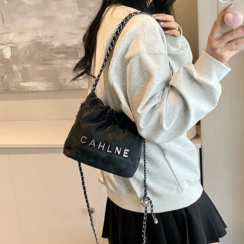 

Versatile Multifunctional Female Bag Handbag Practical Portable High-Capacity Light Luxury Fashion Temperament Elegant Style