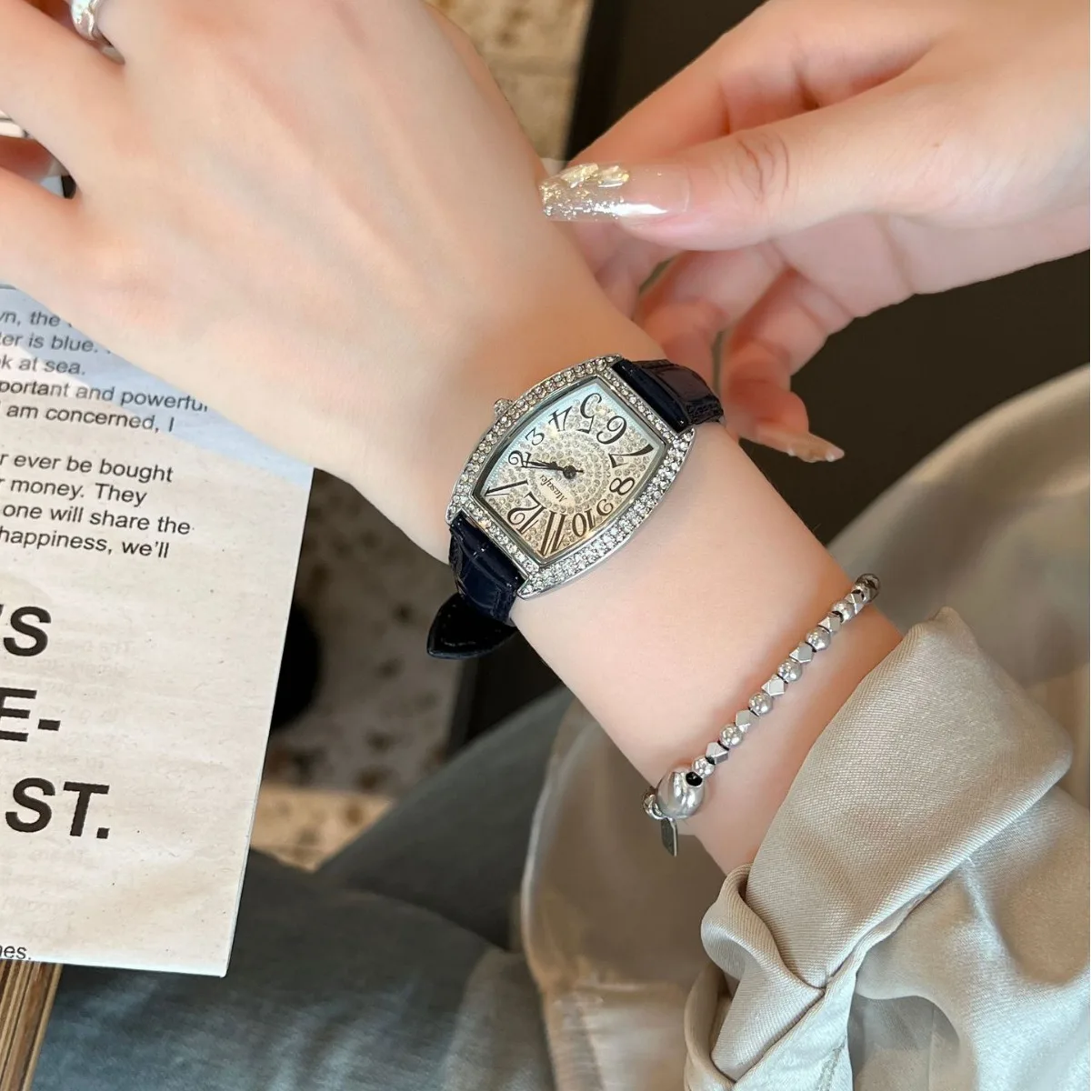 

Best Selling Full DiamondTonneau Watch For Women Watches Exquisite Compact Dial Luxury Watch Bracelet AAA Clock Reloj Mujer