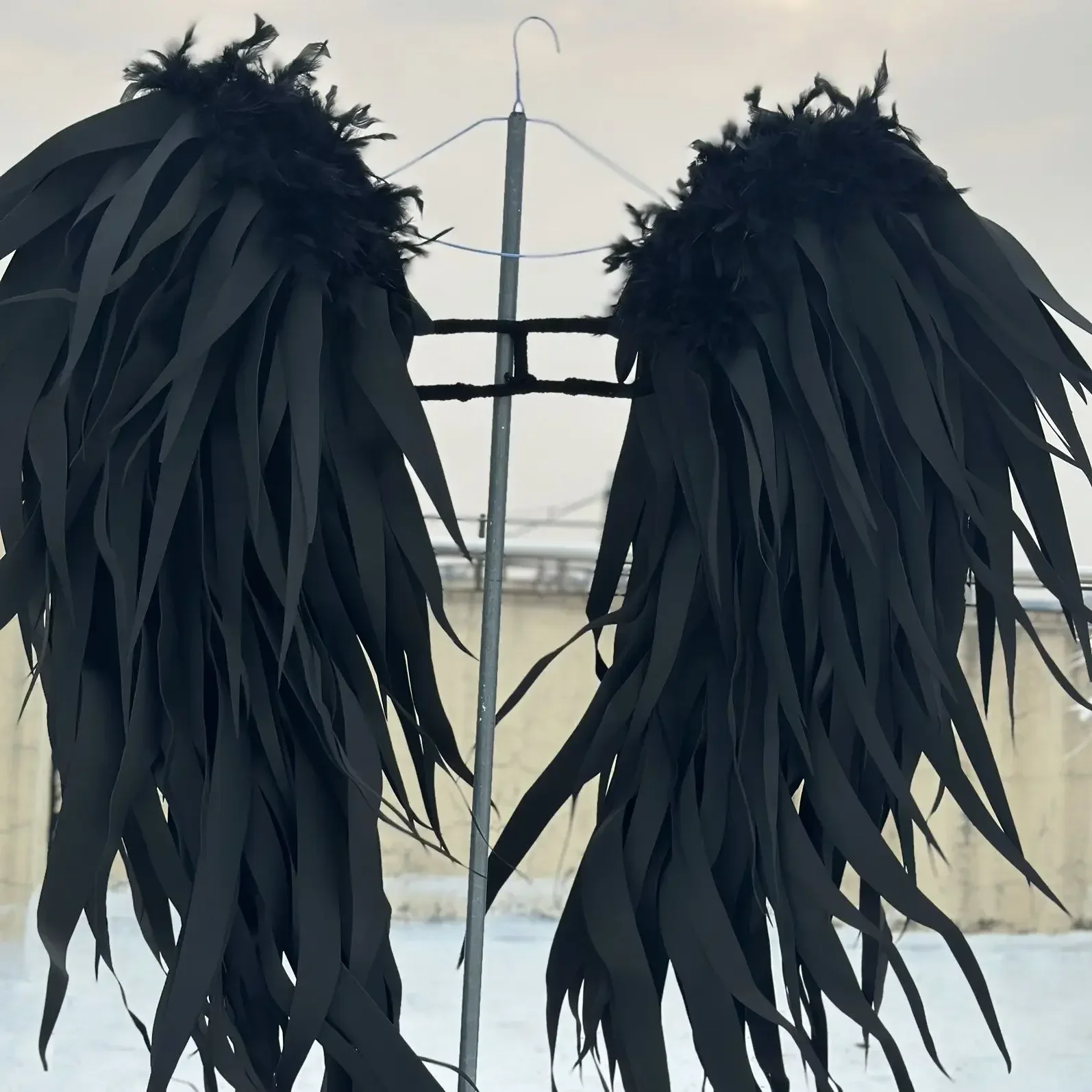 التصوير الفوتوغرافي لدعامة الجناح الأسود لتصوير دعائم الرماية لأداء حفلات الهالوين