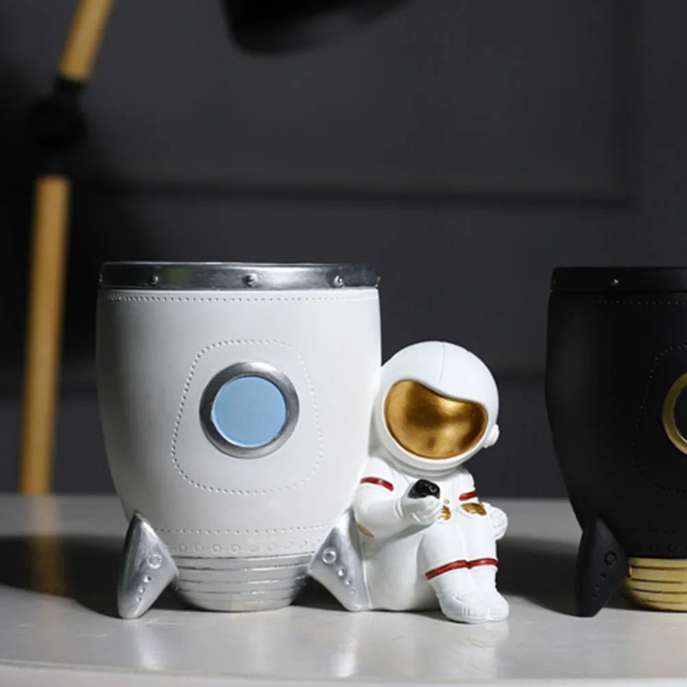 

1Pcs Astronaut Pen Holder Sturdy Desktop Storage Pencil Pot Makeup Tools Organizer Gift Pen Holder Makeup Tools Container