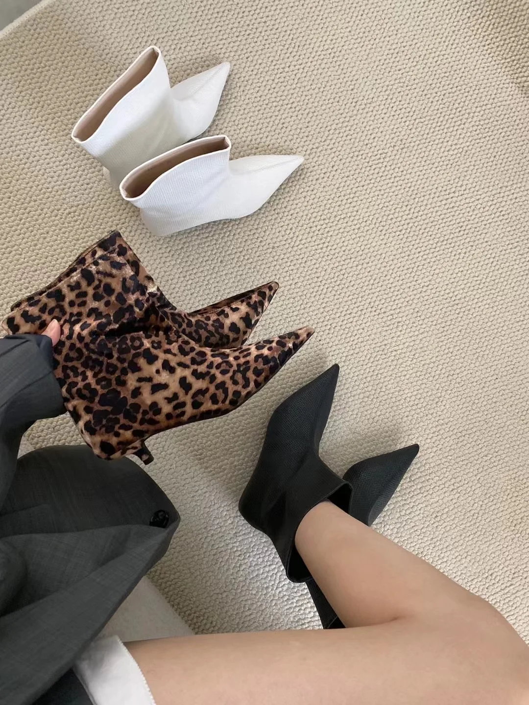 Pointed Toe Women Ankle Boots Black White Leopard Chelsea Botas Thin Mid Heels Autumn Winter Boots Woman Slip On Fashion Pumps