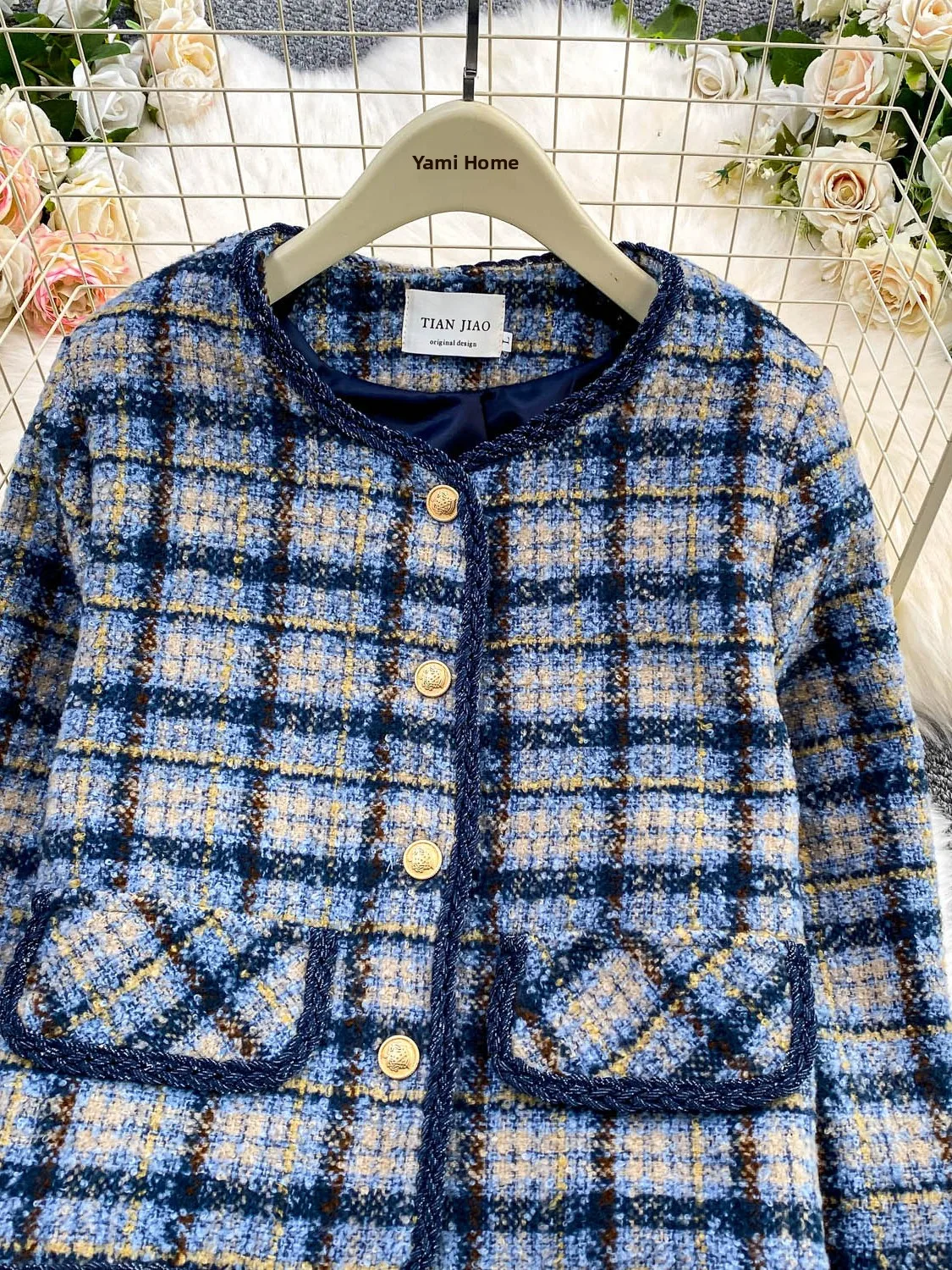  Plaid Woolen Thickened round Neck Short Coat for Women Winter Slimming Top Button Decorated Loose Fit Long Sleeve
