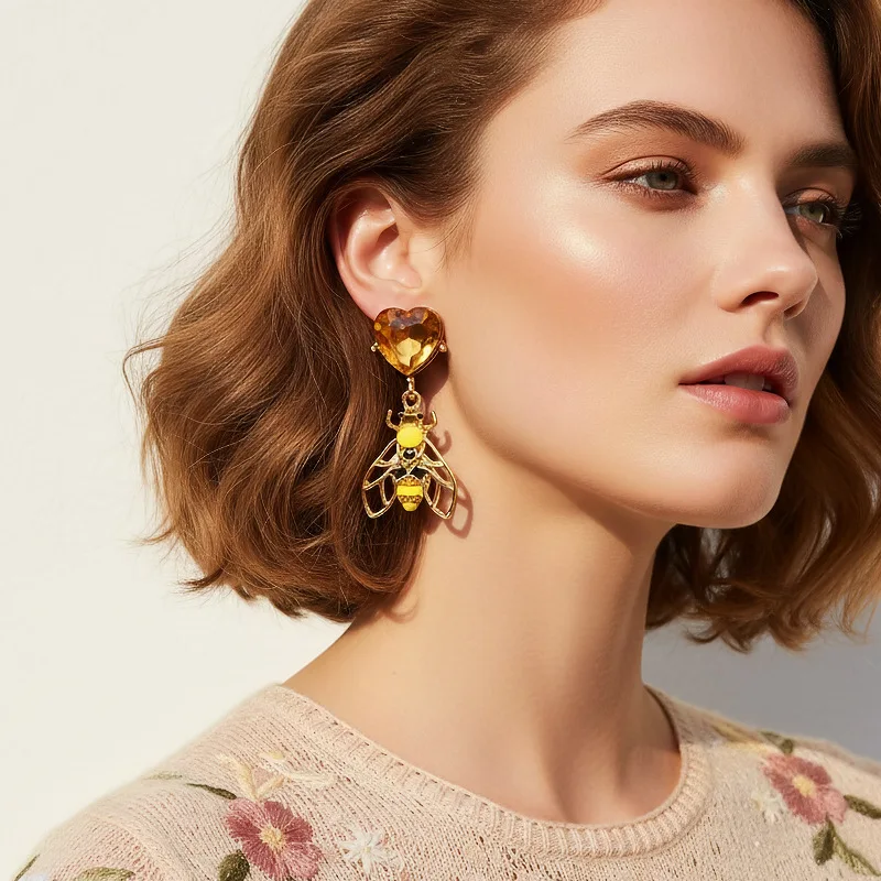 INS style fashion design sense dripping bee pendant earrings retro love splicing diamond set Bees earrings