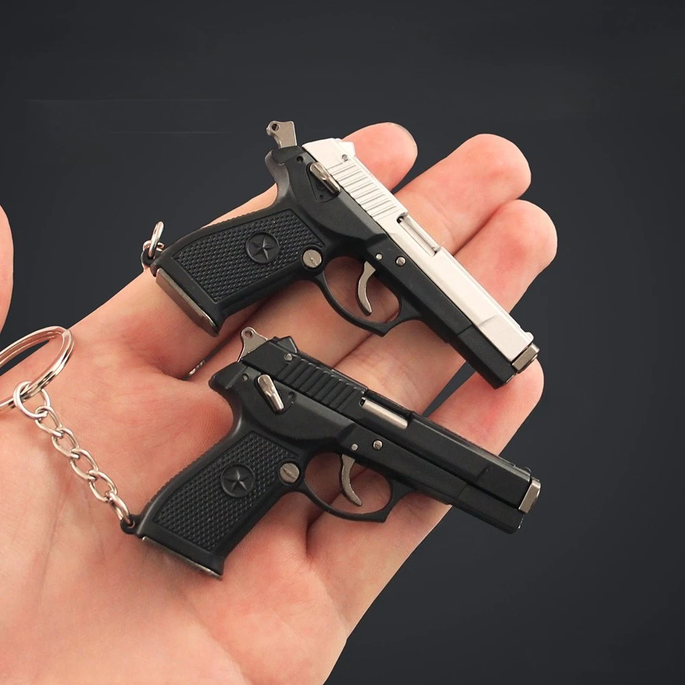 New 1:3 QBZ92 Model Pistol Detachable Semi-alloy Keychain Pendant Decompression Toy Men's Gift