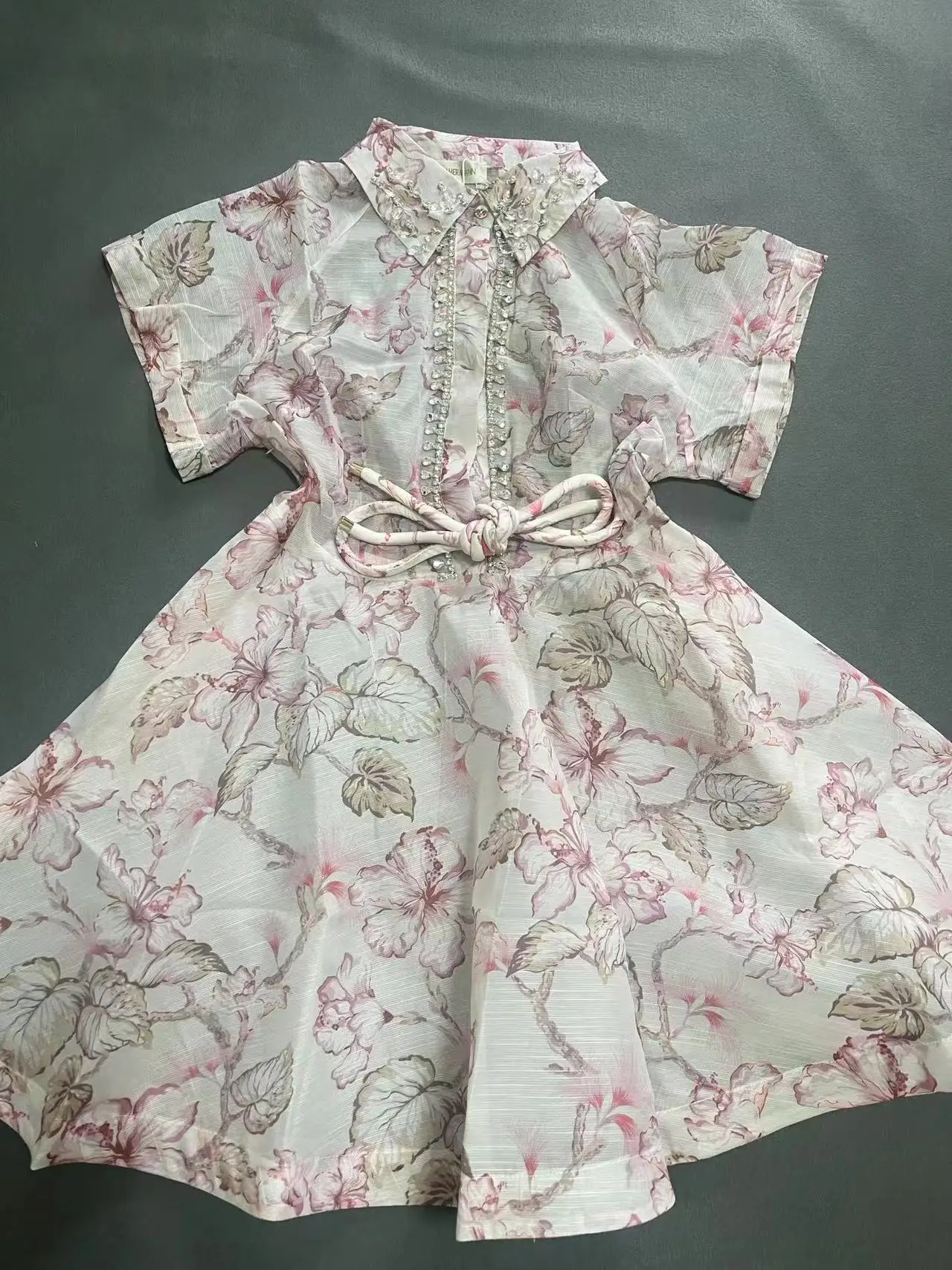 

2024Summer New French Style Big Flower Strap Bow Flower Bud Short Skirt Linen Dress Guangzhou Thirteen Rows