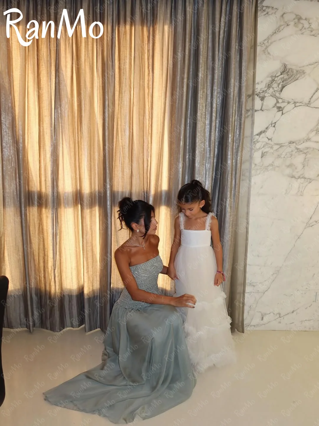 فستان سهرة جديد بدون حمالات مطرز سباركلي على شكل حرف a من Ranmo وشاح من Fساتين Shres مخصص بطيات فستان حفلات فاخر بدون أكمام