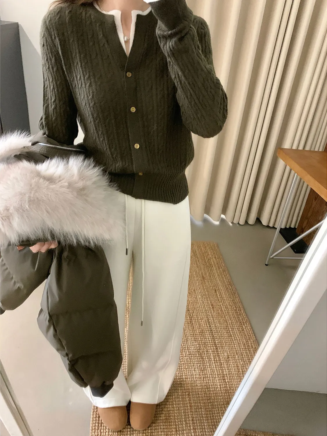 

HGHEYGIRL Korean Sle Wool Blend Knitted Sweater Fake Two-Piece Soft Chunky Yarn Versatile Slimming Winter Faion Women's Top