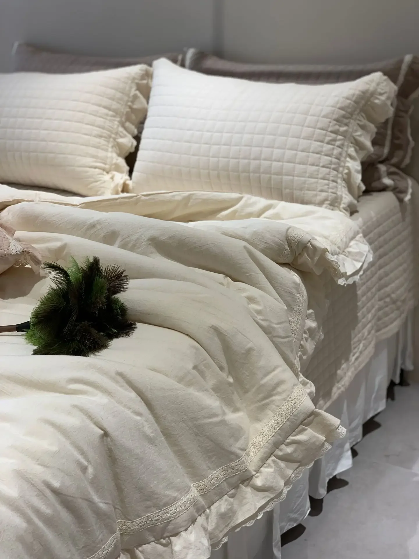 Korean Style Linen Cotton Bedspread Set 3pc - Solid Color Ruffled Bedding, 1PC Lightweight Comforter for All Season