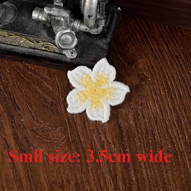 5 Stück gelb-weiße 3D handgenähte Perlen-Blumenmuster-Applikationen zum Selbermachen für Kleidung, Schuhe, Hüte, Taschen, Perlen, Pailletten, Applikationen – Detail 6