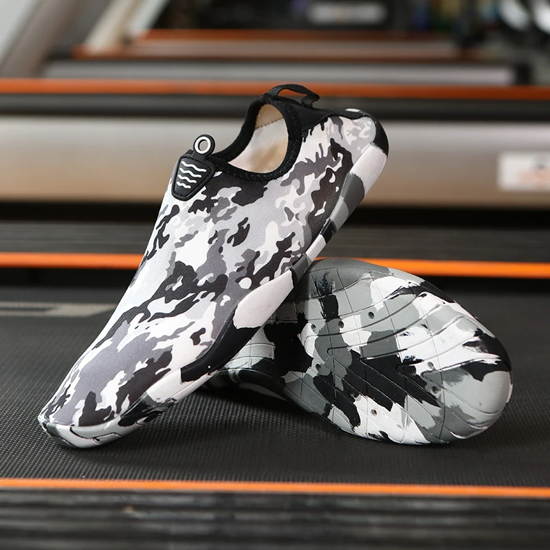 Zapatos de agua ultraligeros y transpirables para hombre y mujer, zapatos de natación de secado rápido, antideslizantes, resistentes al desgaste, para playa, superventas