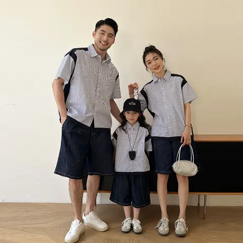 여름 휴가 가족 모양 복장 해변 가족 일치하는 의류 세트 아빠 엄마와 아들 딸 스트라이프 셔츠 + 반바지 의상