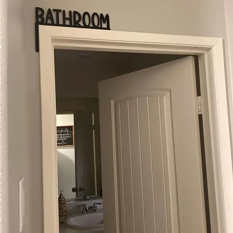 1pc Modern Metal Bathroom Sign Stylish Bath Room Wall Sculpture - Home Decor Artwork Decorative Door Frame Pendant 30cm