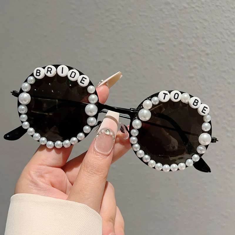 KAMMPT Vintage Round Sunglasses with Pearls Women New Fashion Wedding Decor Shades Trendy Handmade Bachelorette Rave Sun Glasses