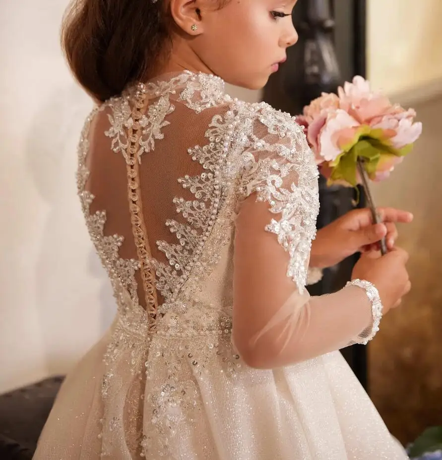 Elegante abito da ragazza di fiori per abiti da prima comunione per feste di compleanno per bambini a maniche lunghe con paillettes gonfie in pizzo da sposa 2024