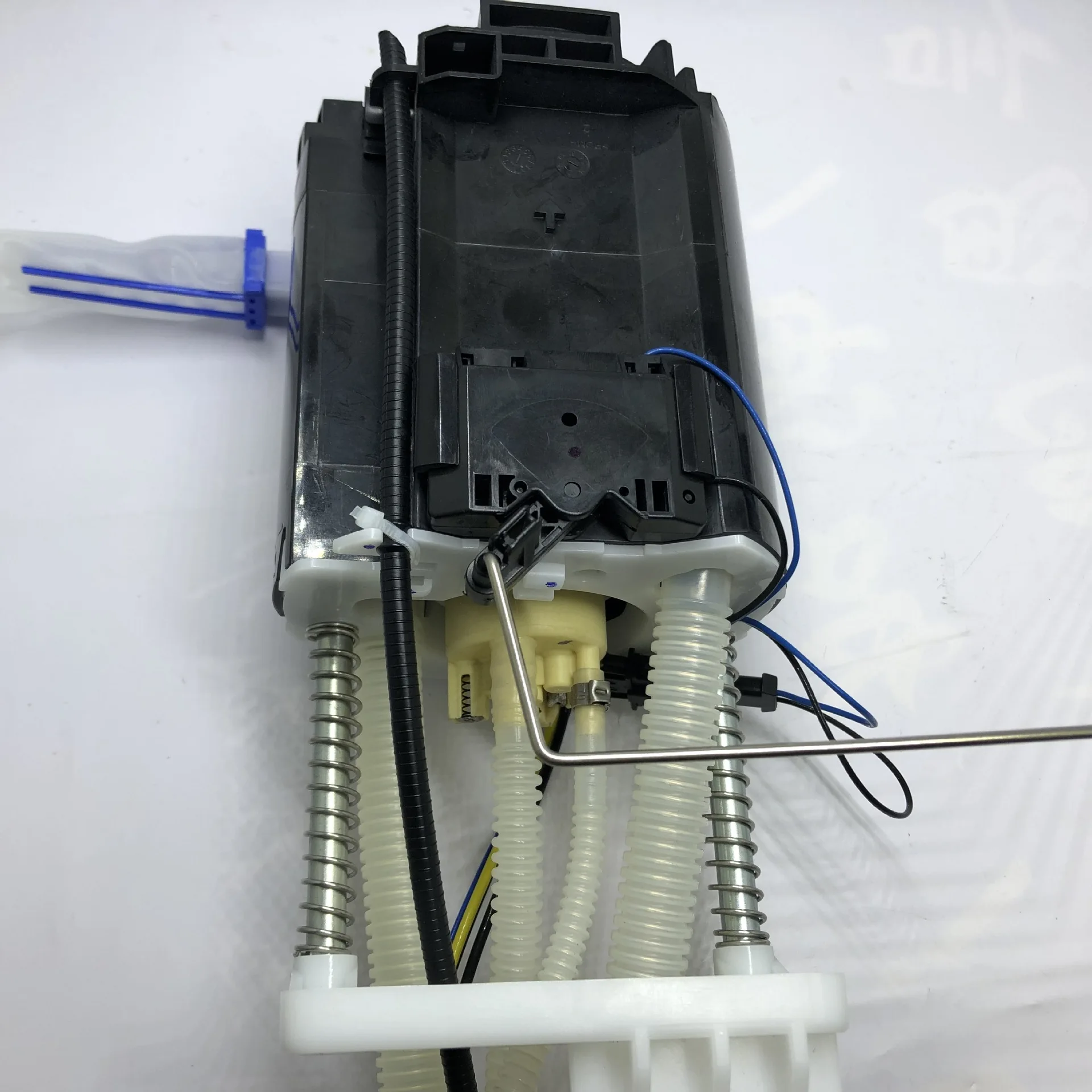 Factory Wholesale Fuel Pump, Fuel Filter,    Compartment, Applicable, Range Rover LR015178