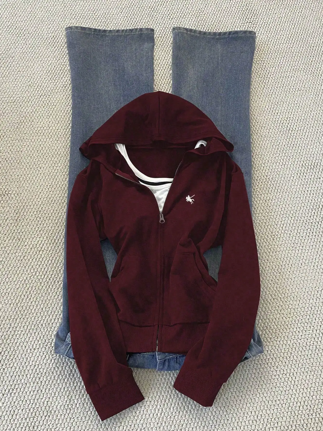 Bordeauxrode dames hoodie met rits en geborduurd logo, slim fit casual sweatshirt jack