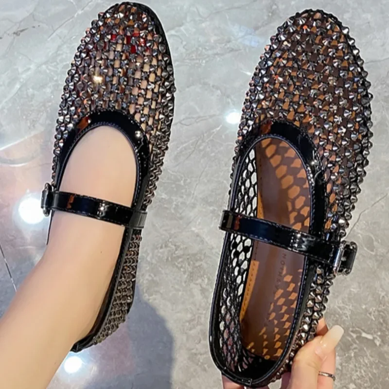 Sandales à rivets en diamant pour femmes, chaussures plates, confortables et légères, nouvelle collection 2024