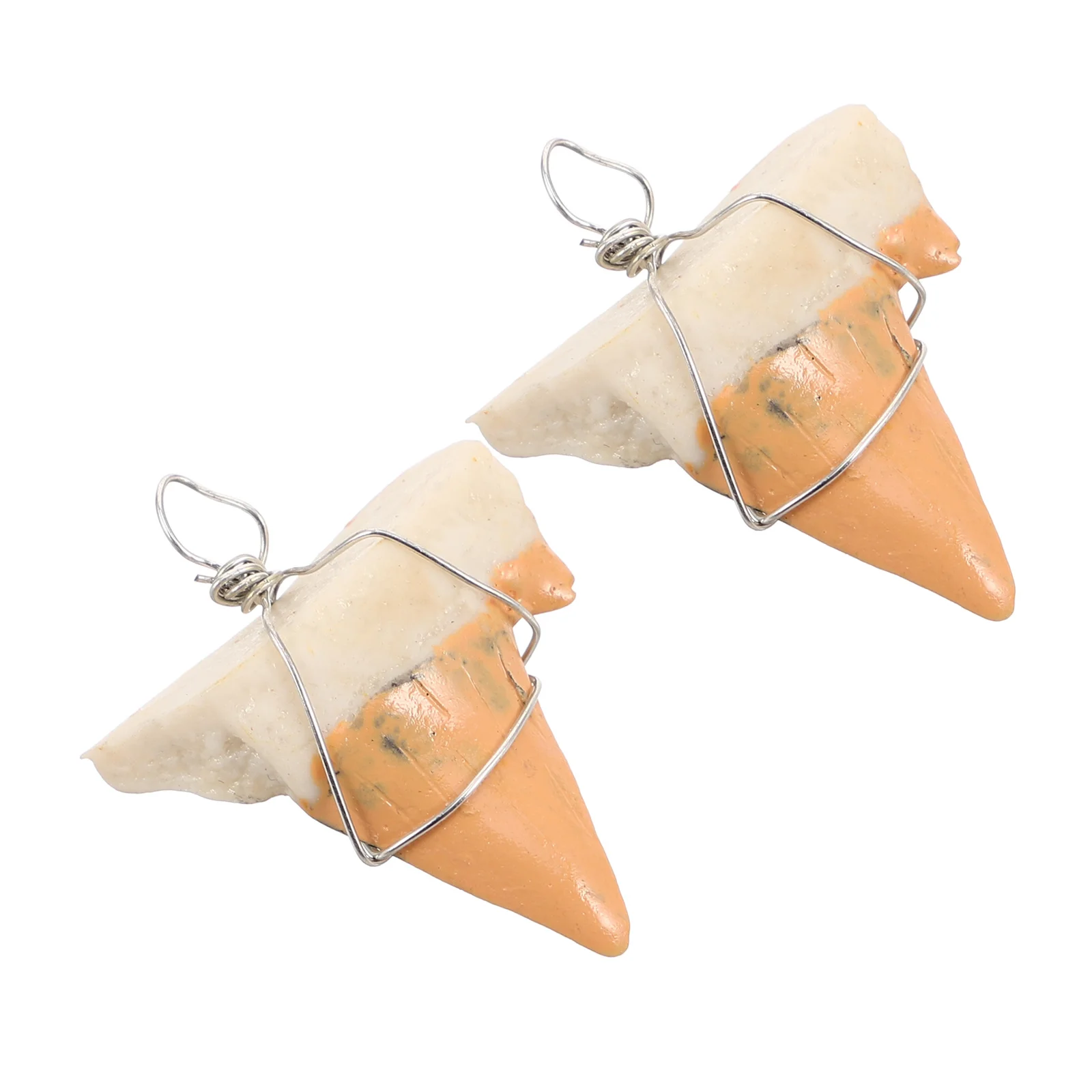 

2Pcs Realistic Shark Tooth Pendant Durable Craft Outdoor Rafting Sailing Jewelry Unique Charm for Boys