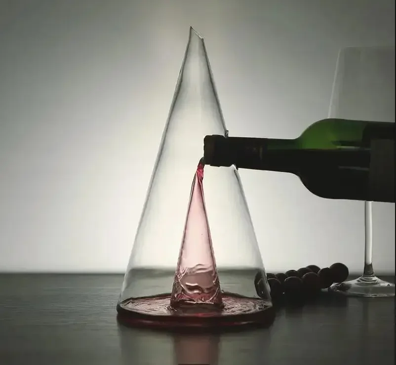 carafe-en-verre-transparente-creative-en-forme-de-cone-ideale-pour-les-fetes-d'anniversaire-les-diners-le-vin-rouge-le-bar-a-domicile-ensemble-de-verres-a-vin-faits-a-la-main