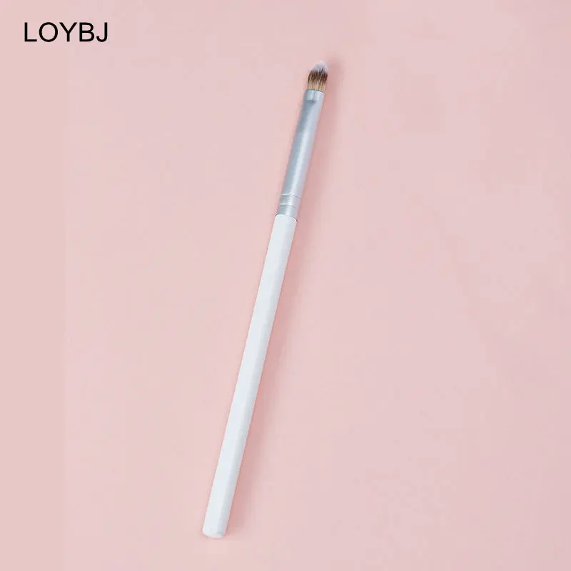 LOYBJ White Concealer Makeup Brushes Round Precision Conceal Acne Marks Dark Circles Tongue Type Tear Ditch Brush Make Up Tools