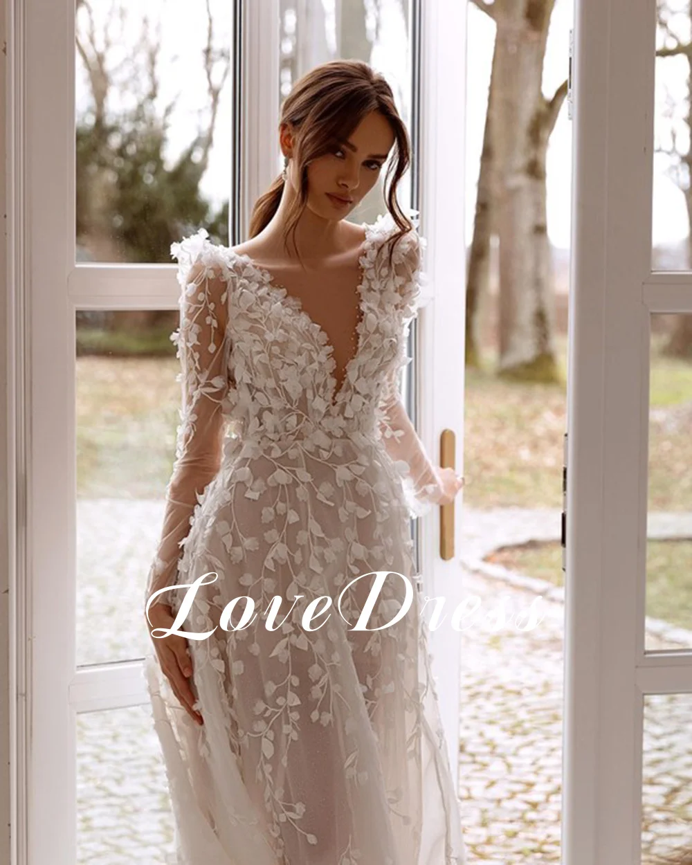 فستان زفاف من LoveDress ذو رقبة عميقة على شكل v وأكمام طويلة من الدانتيل Appiques سبليت بوهو فستان العروس على شكل حرف a بدون ظهر ذيل من de mariée