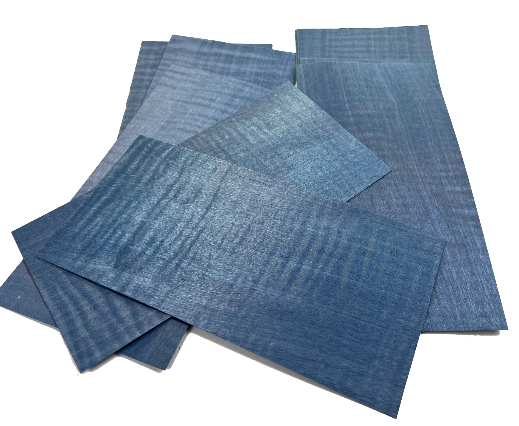 10pcs/lot Length:200x100mm Thickness:0.4-0.5mm Blue Maple Shadow Dyed Veneer Pure Solid Marquet Wood Veneer Sheet Chips