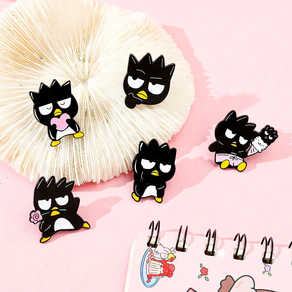 Anime Penguin Enamel Brooch Pins Cute 5 Types Game Cartoon Penguins Badge Brooches Lapel Pin Jewelry Cosplay Prop Gift Accessory