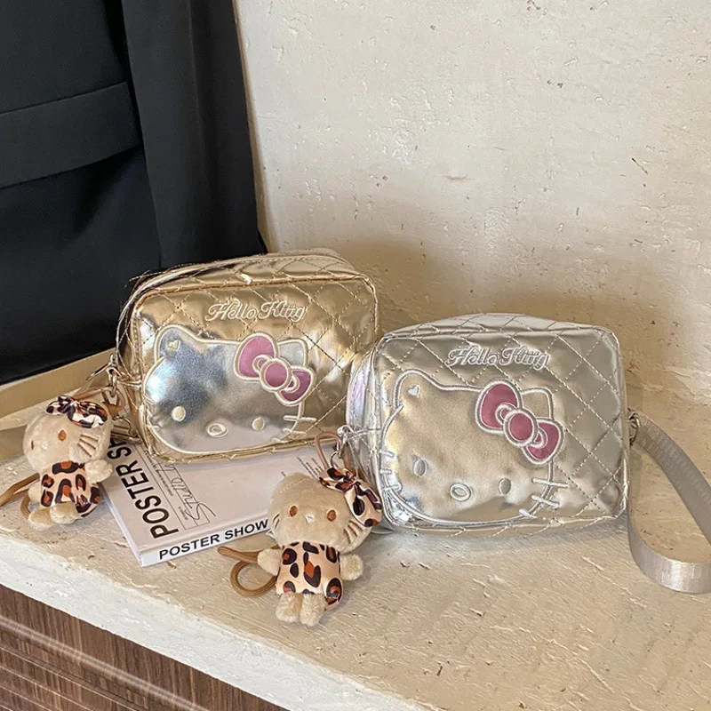 

2026 Hello Kitty Makeup Storage Shoulder Bag Earphones Key Cards Cosmetic Organizer Portable Golden Silver Sanrio Small HandBag