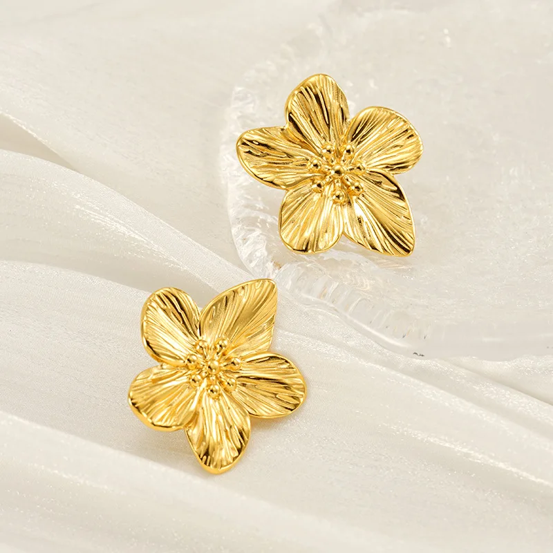 YSKP Retro Stainless Steel Flower Stud Earrings For Women Gold Color Full Luster Metal Earrings For Daily Wear Jewelry