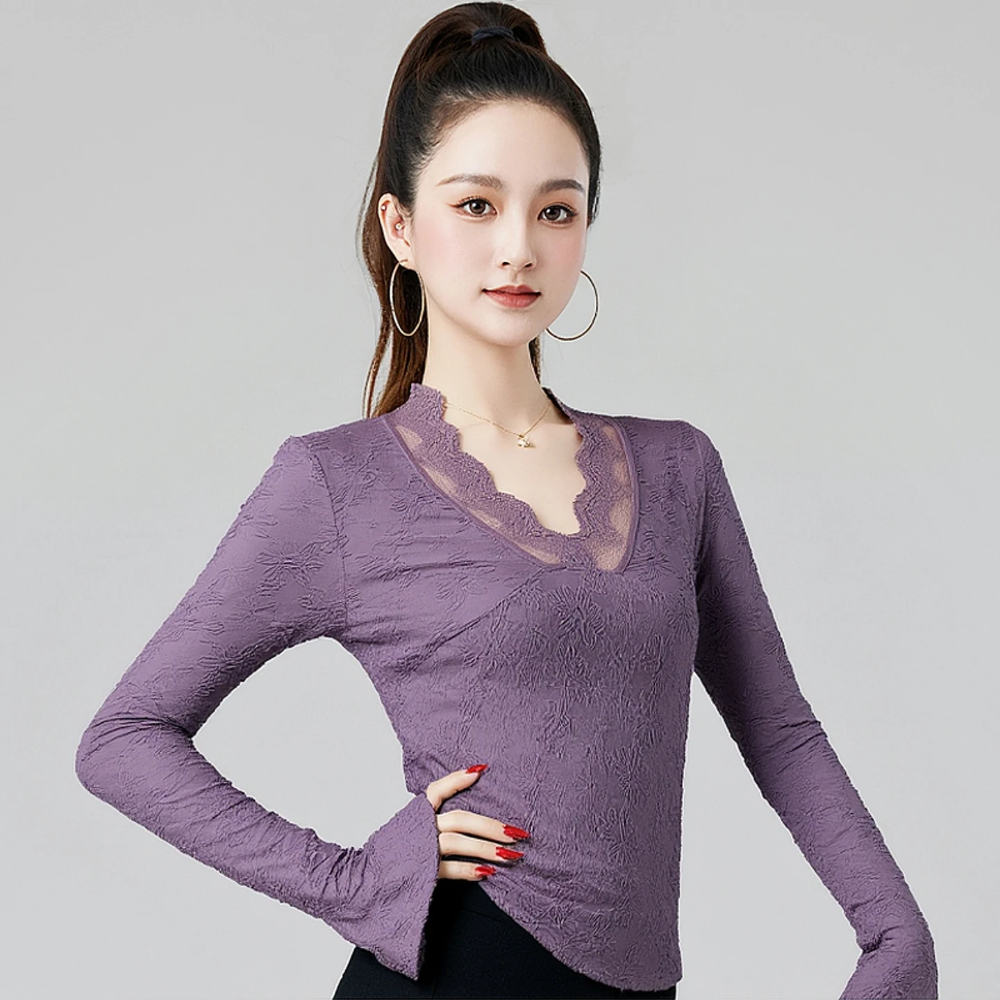 ใหม่แขนยาวเสื้อเต้นรำละตินผู้หญิงคอวีเต้นรำสมัยใหม่เสื้อผู้ใหญ่รุมบ้าบอลรูมเต้นรำเสื้อผ้าฝึกซ้อมสวมใส่ DW11096