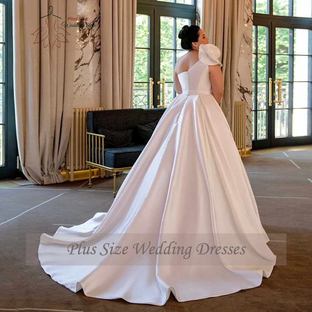 Elegant One Shoulder Wedding Dresses Plus Size Sleeveless A-Line Satin Bride Gowns Beadings Pleat Floor Length Vestido De Noiva