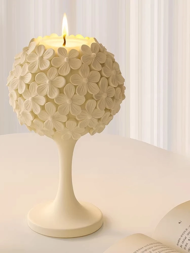 Hydrangea scented candle holder - romantic & atmospheric decorative stand