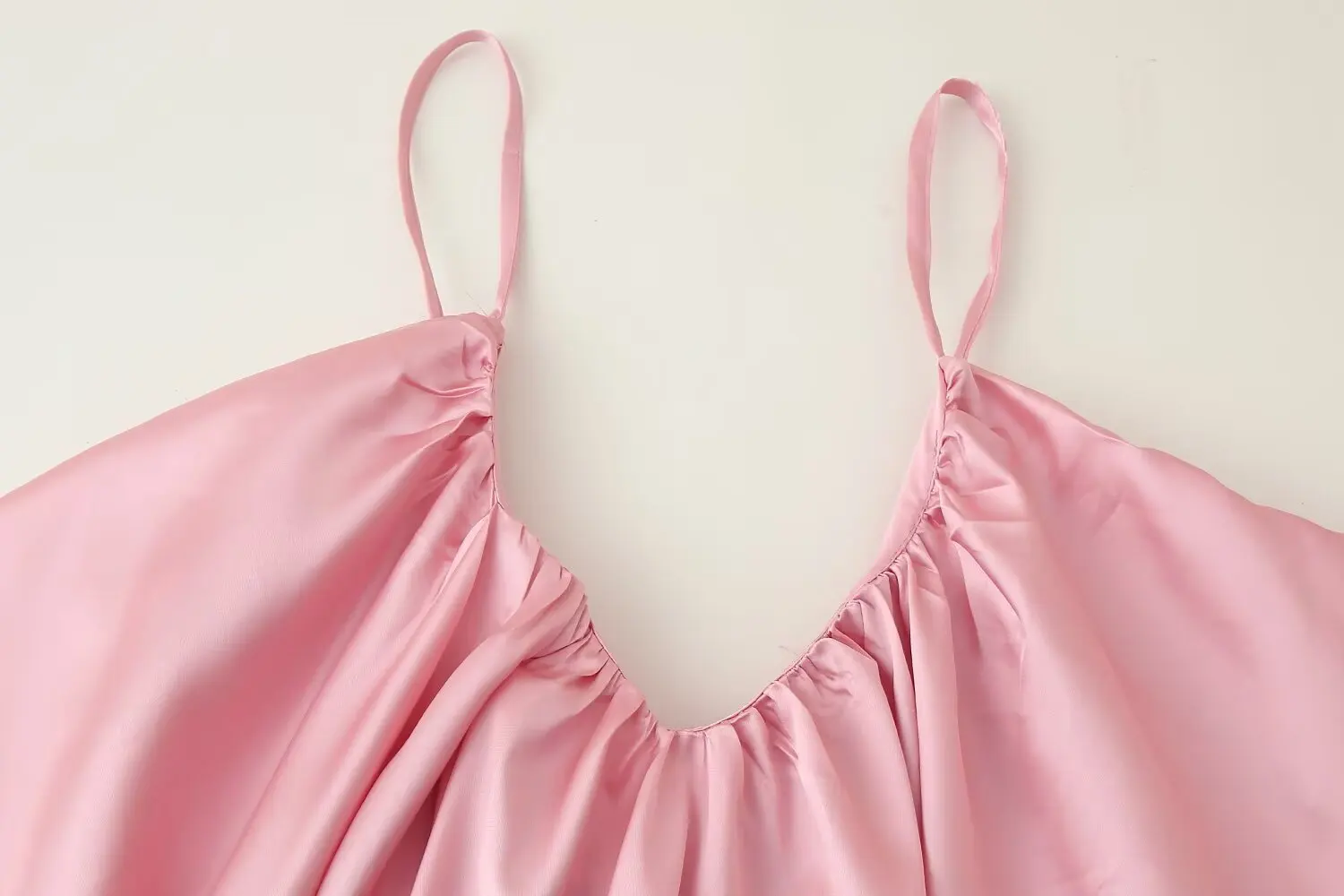 Chic V-neck Sling Backless Sleeveless Robes Elegant Women Solid Color Satin Pleated Long Dress New Fashion Party Club Dresses