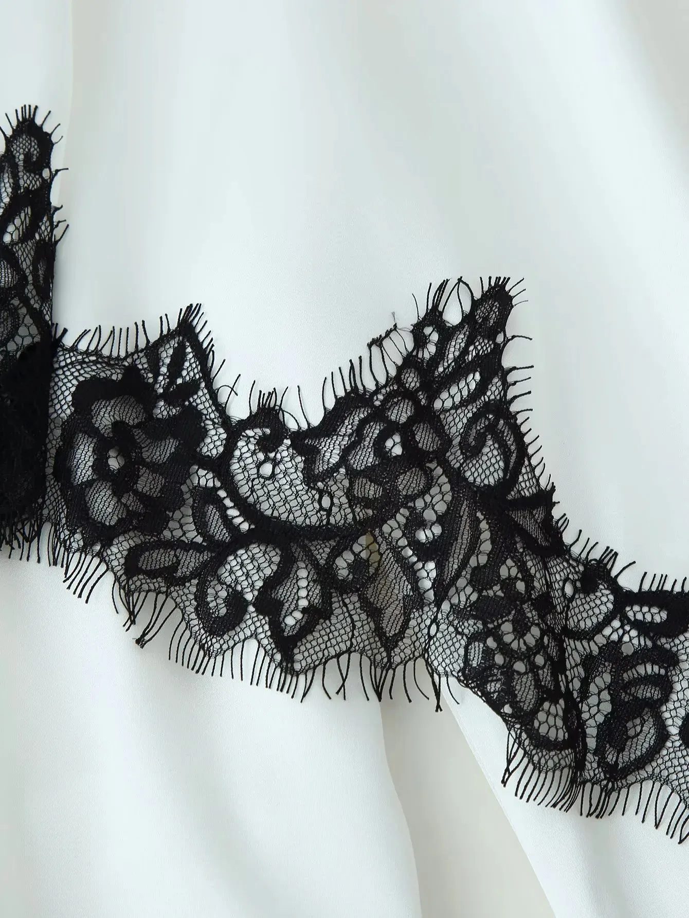 Elegante Damen-Bluse mit Spitzenbesatz und Kontrast-Schal-Design, Schicke Langarm-Bluse mit Taillenschnürung und Rundhalsausschnitt für Alltag und Dates – Detail 5