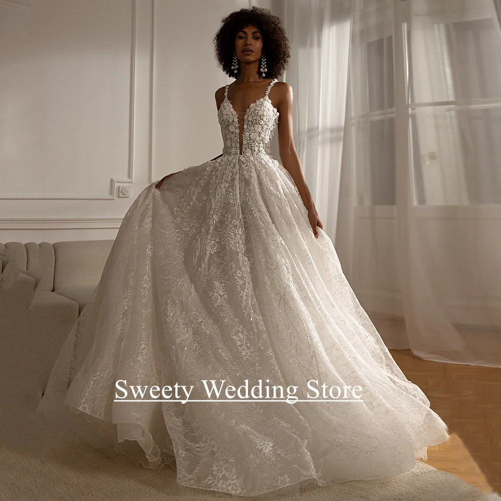 

Luxury Wedding Dress Customized Spaghetti Straps V Neck Sparkling Beading Applique Lace Tulle Bridal Gown Vestido De Noiva