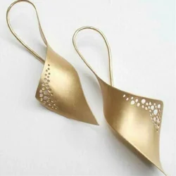 ORZTOON Korean Fashion Gold Color Hollow Leaf Earrings Creative Fresh Sweet Earrings For Women Exquisite Party Jewelry