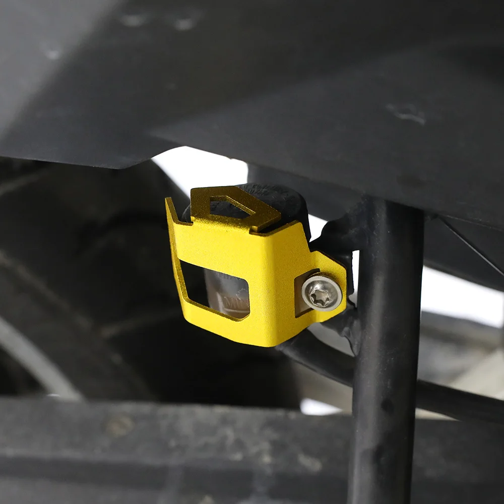 

Motorcycle Rear Brake Fluid Reservoir Guard Cover Oil Cap Protect For Ducati MTS1100 MTS 1100 S Multistrada 1100 S MTS1200