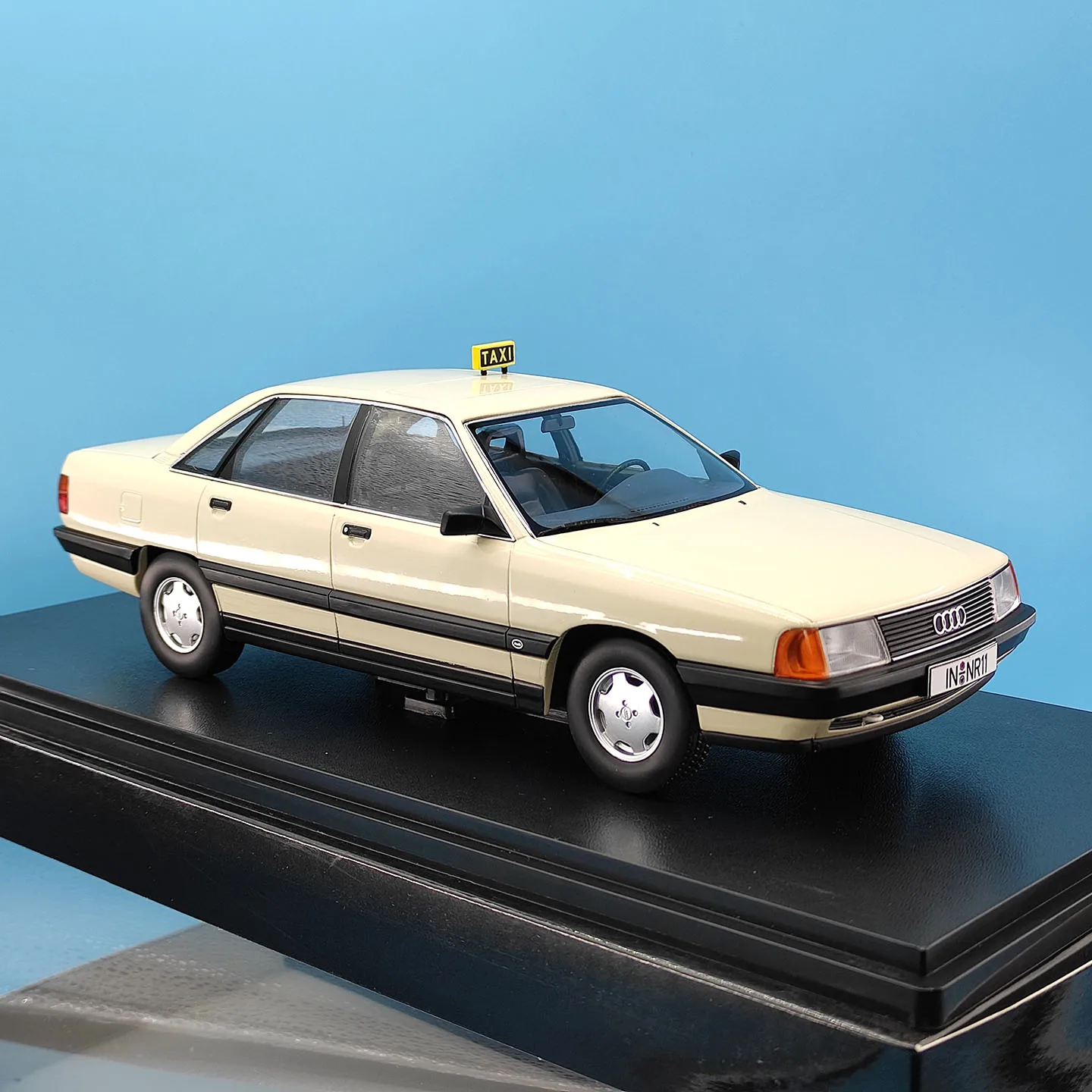 Diecast KK 1:18 Scale 1989 100 C3 German taxi Alloy Car Model